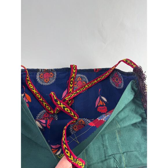 Silk Suzani Hand Embroidered Tapestry Uzbek Tribal Wall Hanging 20th Century - Picture 6 of 15